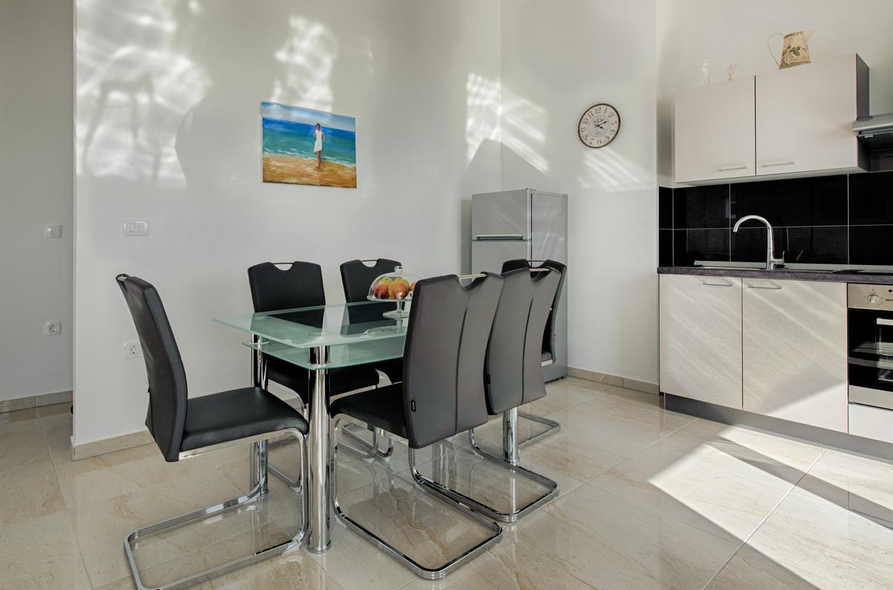 Cezar Luxury Apartment Omiš Eksteriør bilde