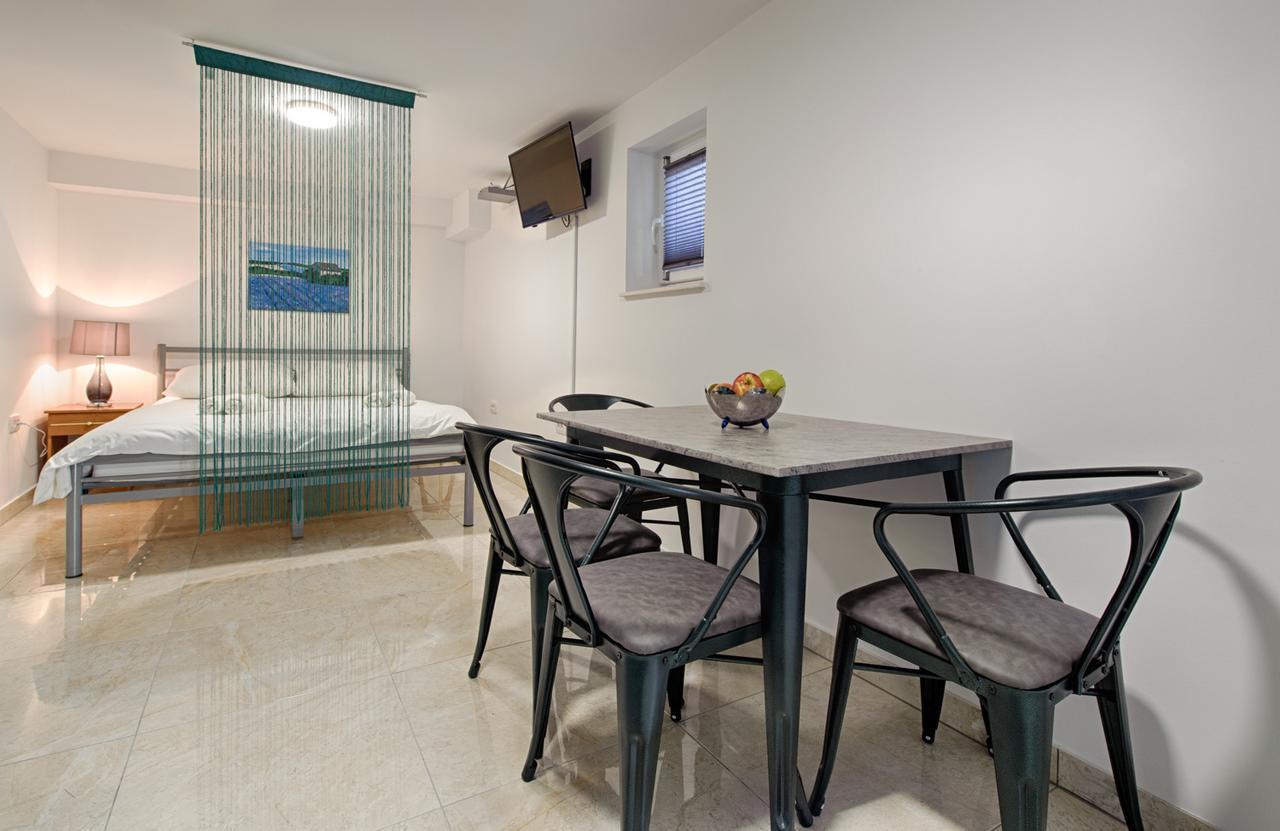Cezar Luxury Apartment Omiš Eksteriør bilde